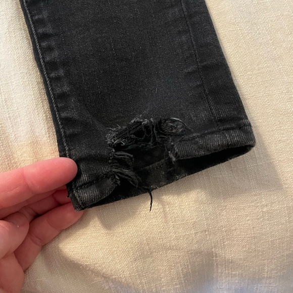 American Eagle Outfitters Black Ripped Skinny Jeans - Picture 3 of 8